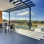 Villa Joy Pomer