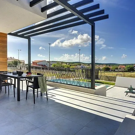 Villa Joy Pomer